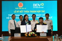 Thuế tỉnh Gia Lai hợp tác với BIDV triển khai chiến dịch 60 ngày hỗ trợ hộ kinh doanh chuyển đổi mô hình thuế. Ảnh" T.SỸ