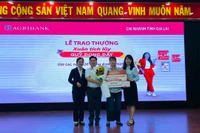 Trao thưởng cho 3 khách hàng trúng giải chương trình “Xuân tích luỹ- Quỹ đong đầy”