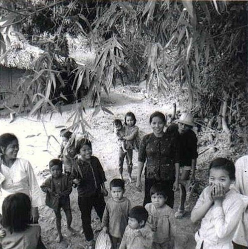 Trẻ em nông thôn Bình Định. Ảnh: 19engrvn.org. Trẻ em nông thôn Bình Định. Ảnh: 19engrvn.org.