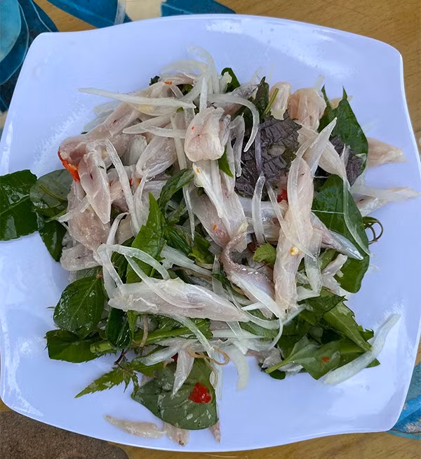 Gỏi cá hố Mỹ An. Ảnh: BẢO NGÂN