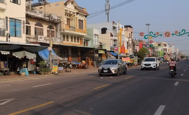 Một góc phố Đông Bàn Thành ở phường Đập Đá hôm nay. Ảnh: TÔ HỒNG PHƯƠNG