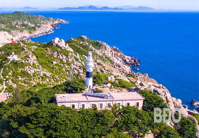 Mấy năm gần đây, Nhơn Châu trở thành một điểm đến thu hút nhiều du khách. Ảnh: NGUYỄN DŨNG