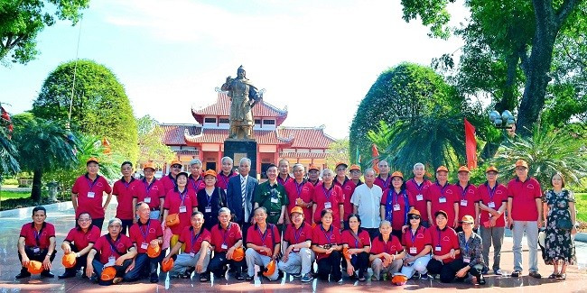 Trung tâm Chăm sóc và điều dưỡng NCC tỉnh đưa đoàn NCC của TP Đà Lạt tham quan Bảo tàng Quang Trung. Ảnh: Trung tâm cung cấp Trung tâm Chăm sóc và điều dưỡng NCC tỉnh đưa đoàn NCC của TP Đà Lạt tham quan Bảo tàng Quang Trung. Ảnh: Trung tâm cung cấp