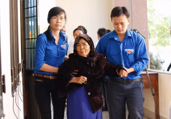 Chúng con có Mẹ Việt Nam anh hùng! (*) ảnh 2