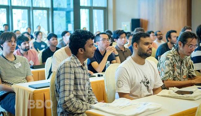 Trường hè diễn ra từ ngày 9 - 20.6, quy tụ hơn 60 nhà khoa học hàng đầu trong lĩnh vực, nhà khoa học trẻ, nghiên cứu sinh đến từ 22 quốc gia và vùng lãnh thổ. Ảnh: A.N Trường hè diễn ra từ ngày 9 - 20.6, quy tụ hơn 60 nhà khoa học hàng đầu trong lĩnh vực, nhà khoa học trẻ, nghiên cứu sinh đến từ 22 quốc gia và vùng lãnh thổ. Ảnh: A.N