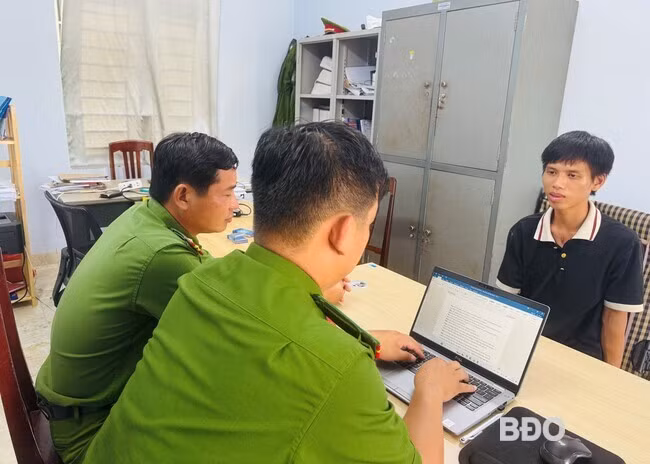 Đối tượng Lê Thế Hiệp tại Cơ quan Công an. Ảnh T.L