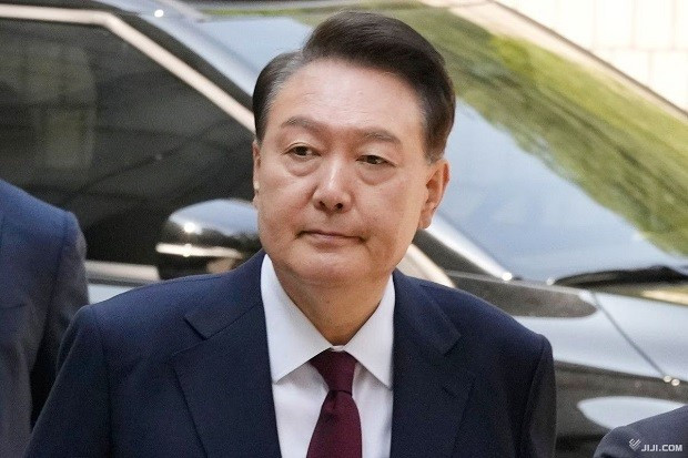 Cựu Tổng thống Yoon Suk Yeol đến hầu tòa. Ảnh: Jiji Press