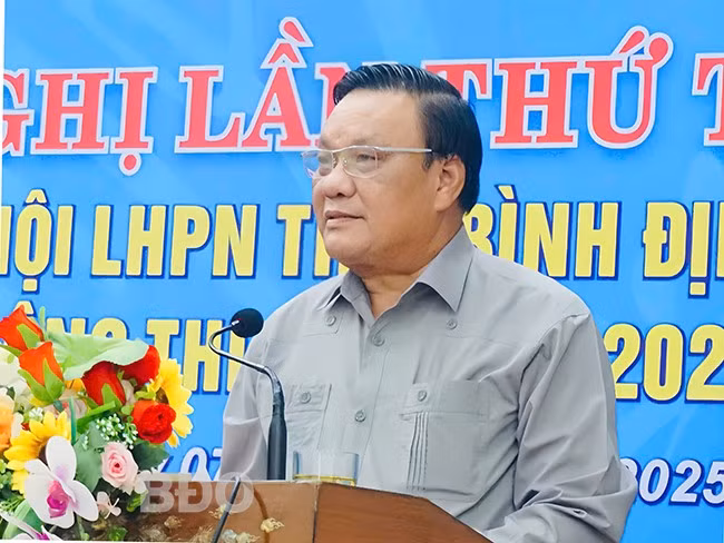 Phó Bí thư Thường trực Tỉnh ủy Lê Kim Toàn phát biểu chỉ đạo tại Hội nghị. Ảnh: T.K