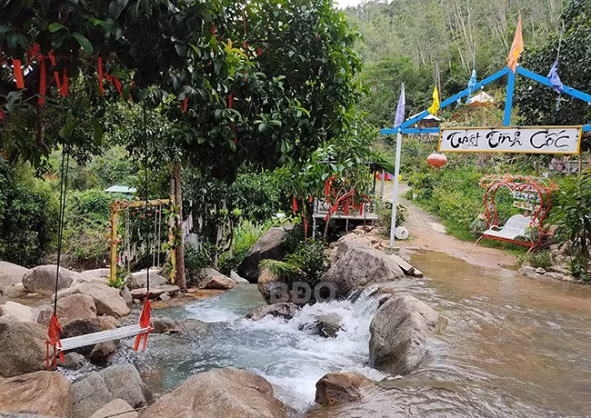 Khu du lịch sinh thái Tuyệt tình cốc.