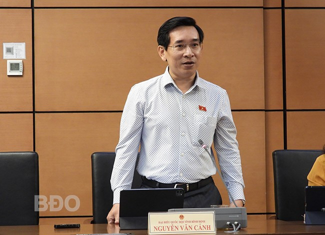 Nguyễn Văn Cảnh tham gia thảo luận dự án Luật Dữ liệu. Ảnh: Đoàn ĐBQH tỉnh Nguyễn Văn Cảnh tham gia thảo luận dự án Luật Dữ liệu. Ảnh: Đoàn ĐBQH tỉnh