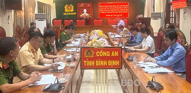 Quang cảnh buổi làm việc. Ảnh: K.A Quang cảnh buổi làm việc. Ảnh: K.A