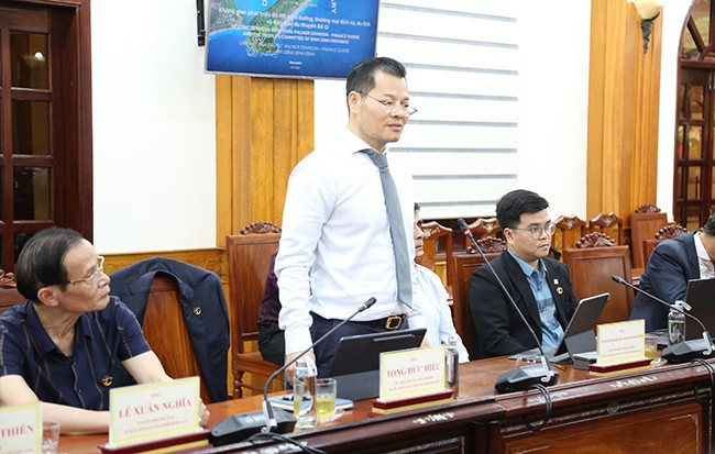 Nhà đầu tư trình bày báo cáo thiết kế sơ bộ và một phần thiết kế kỹ thuật chi tiết các phân khu của Dự án. Ảnh: T.SỸ