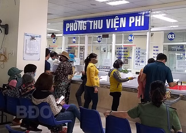 Việc thông tuyến BHYT nội trú tuyến tỉnh được bệnh nhân trông chờ, bởi sẽ tạo điều kiện thuận lợi hơn cho việc điều trị nội trú trái tuyến ở các bệnh viện tuyến tỉnh.
