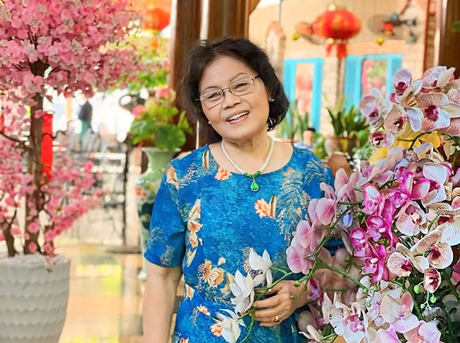 Nhà thơ Bùi Thị Xuân Mai. Ảnh: NVCC