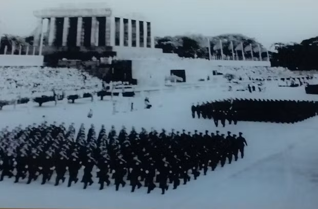 Lễ duyệt binh lịch sử được tổ chức vào ngày 2.9.1975 tại Thủ đô Hà Nội. Ảnh: TƯ LIỆU Lễ duyệt binh lịch sử được tổ chức vào ngày 2.9.1975 tại Thủ đô Hà Nội. Ảnh: TƯ LIỆU