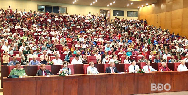 Đông đảo đại biểu dự buổi gặp mặt. Ảnh: H.THU