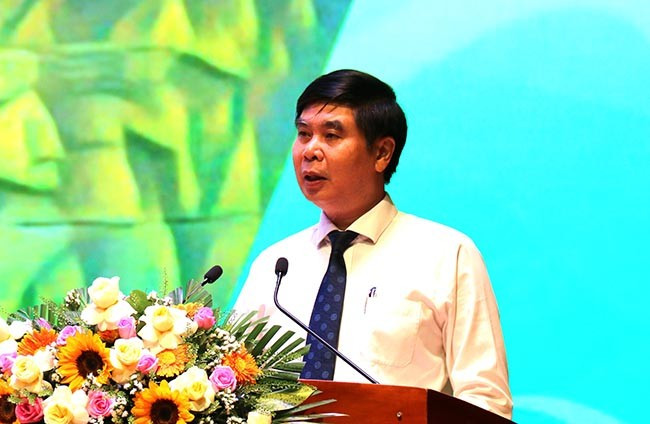 Phó Chủ tịch UBND tỉnh Lâm Hải Giang phát biểu chào mừng các đại biểu, cựu học sinh miền Nam về dự gặp mặt. Ảnh: H.THU