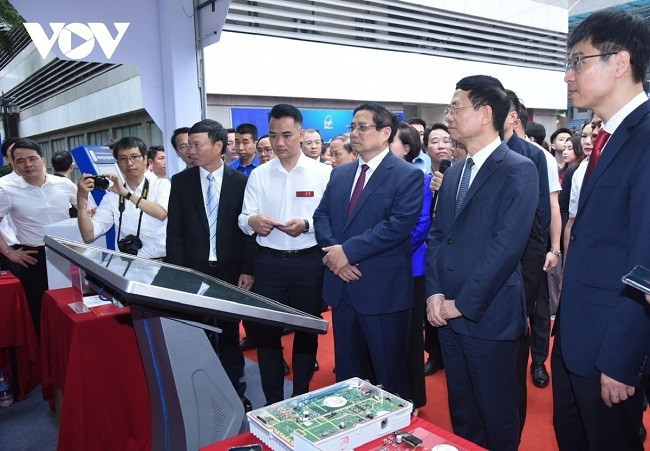 Thủ tướng yêu cầu cần khơi dậy mạnh mẽ khát vọng phát triển quốc gia, phát huy tính chủ động, sáng tạo trong toàn hệ thống chính trị và trong nhân dân.