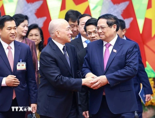 Thủ tướng Phạm Minh Chính tiếp kiến Quốc vương Campuchia Norodom Sihamoni. (Ảnh: Dương Giang/TTXVN) Thủ tướng Phạm Minh Chính tiếp kiến Quốc vương Campuchia Norodom Sihamoni. (Ảnh: Dương Giang/TTXVN)