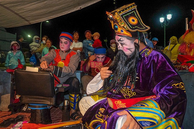 Hóa trang cho từng vai diễn. Ảnh: NGỌC NHUẬN Hóa trang cho từng vai diễn. Ảnh: NGỌC NHUẬN