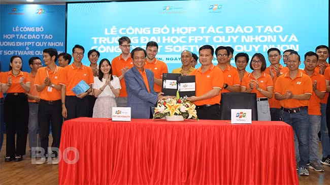 Quang cảnh Lễ công bố hợp tác đào tạo giữa Trường Đại học FPT Quy Nhơn và Công ty FPT Software Quy Nhơn. Ảnh: AN