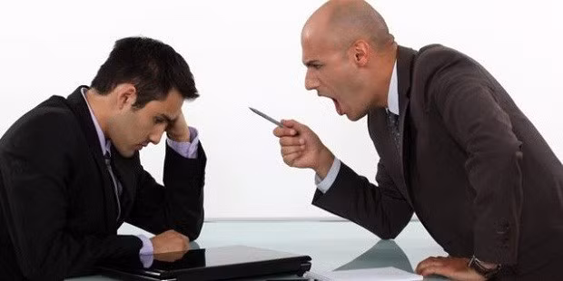 Nhân viên có quyền chấm dứt hợp đồng ngay không cần báo trước nếu bị sếp nhục mạ... (ảnh minh họa)