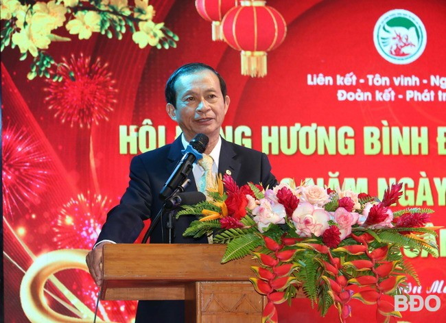 Ông Đinh Văn Khiết - Nguyên Phó chủ tịch UBND tỉnh Đăk Lăk - Trưởng Ban liên lạc Hội đồng hương Bình Định tại Đắk Lắk phát biểu. Ông Đinh Văn Khiết - Nguyên Phó chủ tịch UBND tỉnh Đăk Lăk - Trưởng Ban liên lạc Hội đồng hương Bình Định tại Đắk Lắk phát biểu.