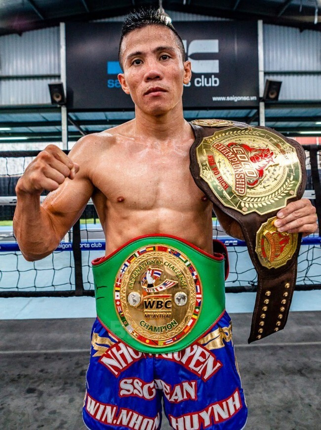 Với chiếc đai vô địch WBC giành được năm 2018, Nguyễn Kế Nhơn hiện là võ sĩ Việt Nam duy nhất sở hữu danh hiệu này. Ảnh: NVCC Với chiếc đai vô địch WBC giành được năm 2018, Nguyễn Kế Nhơn hiện là võ sĩ Việt Nam duy nhất sở hữu danh hiệu này. Ảnh: NVCC