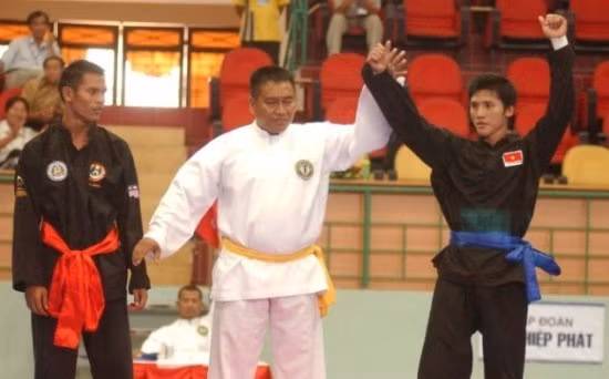 Thắng võ sĩ đội tuyển Malaysia giành HCV tại giải Silat Vô Địch Đông Nam Á năm 2008