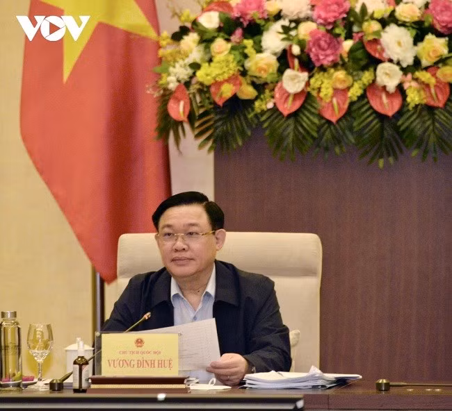 Chủ tịch Quốc hội lưu ý, ở kỳ họp bất thường, Quốc hội chỉ xem xét tối đa 5 vấn đề, nhưng không nhất thiết phải làm cho đủ nếu các vấn đề có chất lượng chuẩn bị không bảo đảm yêu cầu