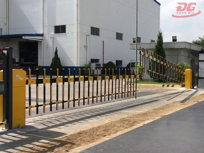 Tay cần barie dạng rào chắn