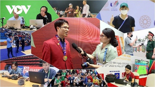 Các nhà báo tác nghiệp ở nhiều môi trường, nhiều lĩnh vực. Các nhà báo tác nghiệp ở nhiều môi trường, nhiều lĩnh vực.