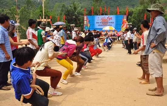 Lễ hội VHTT các dân tộc 3 xã vùng cao Hoài Ân được tổ chức 2 năm một lần.