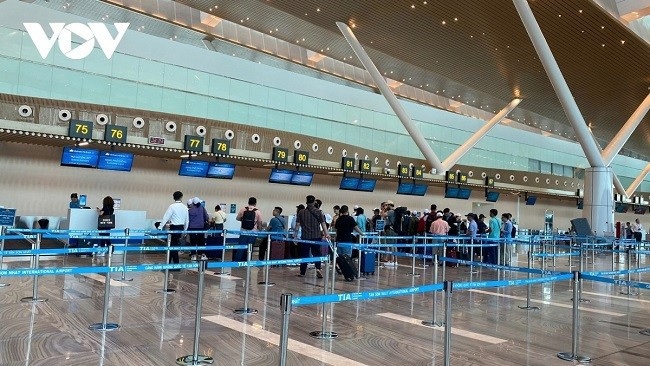 Hành khách làm thủ tục tại T3 Tân Sơn Nhất sáng 14.5 Hành khách làm thủ tục tại T3 Tân Sơn Nhất sáng 14.5