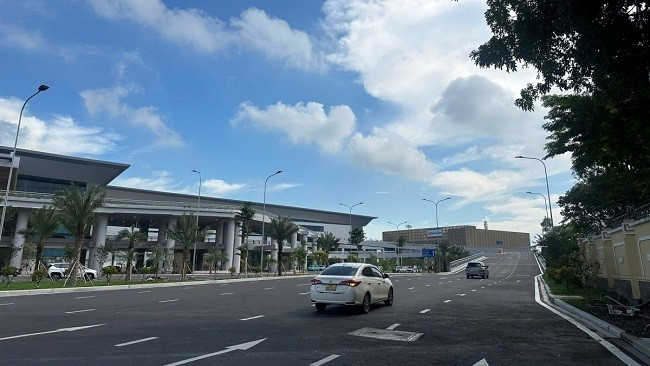 Do lối vào T3 xa với nhà ga T1 nên hành khách cần lưu ý thông tin vé. Do lối vào T3 xa với nhà ga T1 nên hành khách cần lưu ý thông tin vé.