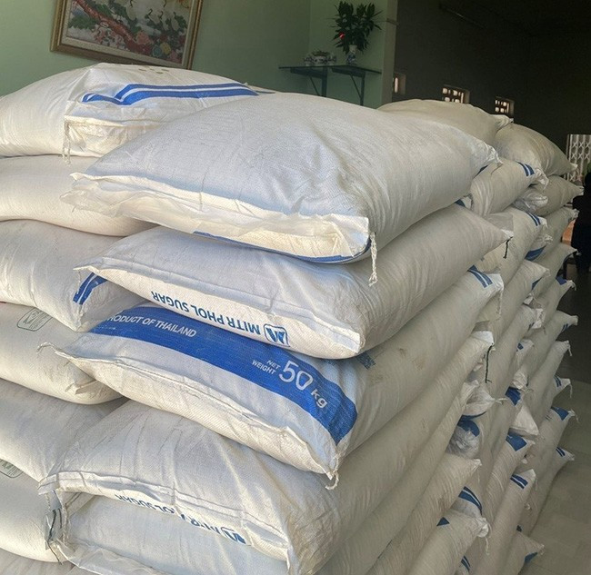 Đường tinh luyện nhãn hiệu nước ngoài không hóa đơn. Ảnh: CQCC. Đường tinh luyện nhãn hiệu nước ngoài không hóa đơn. Ảnh: CQCC.