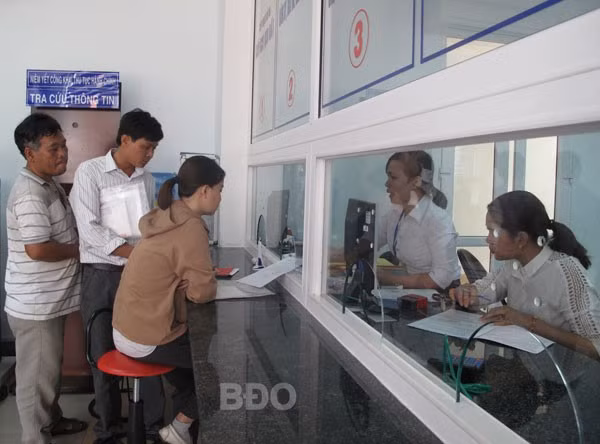 UBND TP Quy Nhơn là một trong những địa phương ứng dụng CNTT, trong đó có hệ thống văn phòng điện tử và thư điện tử công vụ để xử lý công việc hàng ngày đạt hiệu quả cao.