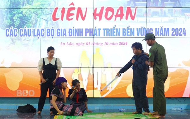 Tiểu phẩm “Hạnh phúc ở nơi đây” do xã An Trung (huyện An Lão) trình bày. Ảnh: K.VY