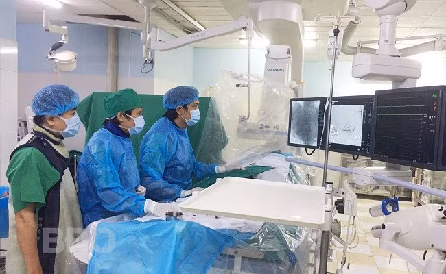 Điều trị đột quỵ có những tiến bộ vượt bậc, giảm tử vong và tàn phế, tuy nhiên điều tiên quyết là cả bệnh nhân và bác sĩ phải chạy đua với thời gian.