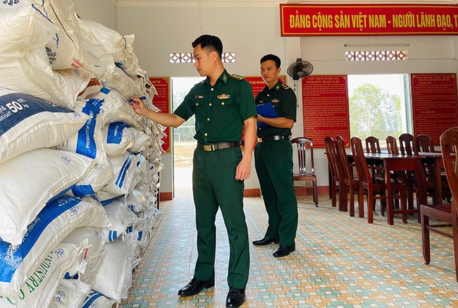 Tang vật được đưa về Đồn Biên phòng Tam Quan Nam (BĐBP tỉnh). Ảnh: ĐVCC Tang vật được đưa về Đồn Biên phòng Tam Quan Nam (BĐBP tỉnh). Ảnh: ĐVCC