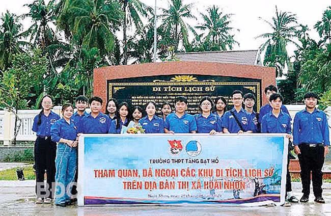 Di tích lịch sử cấp quốc gia Địa điểm lưu niệm Cuộc biểu tình năm 1931 tại cây số 7 Tài Lương góp phần giáo dục truyền thống cho thế hệ trẻ.