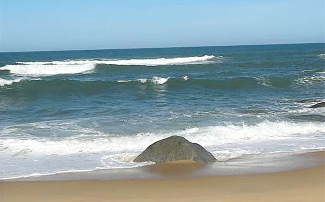 Khu vực hai thanh niên tắm biển gặp nạn. Ảnh: H.N