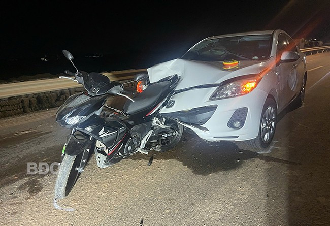 Hiện trường vụ tai nạn khiến 3 thành viên trong gia đình bị thương. Ảnh: CACC Hiện trường vụ tai nạn khiến 3 thành viên trong gia đình bị thương. Ảnh: CACC