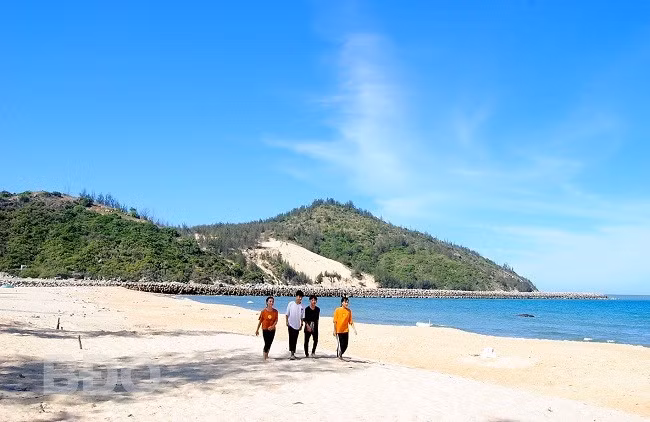 Bãi biển Đề Gi với vẻ đẹp tự nhiên còn nét nguyên sơ.