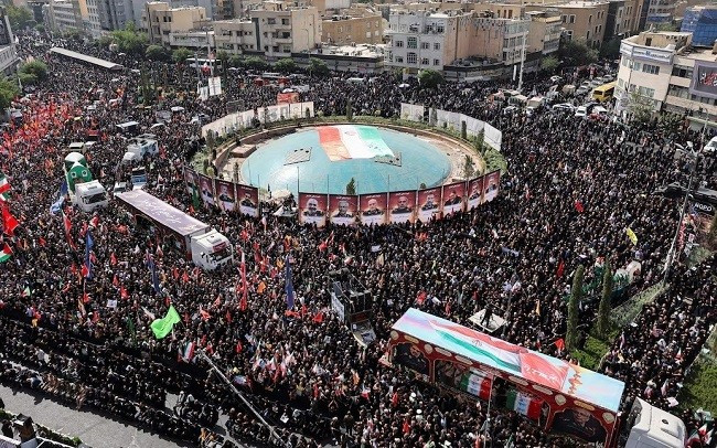 Iran tổ chức tang lễ ngày 28.6 cho 60 người tử vong trong xung đột vũ trang 12 ngày với Israel. Ảnh: Reuters.