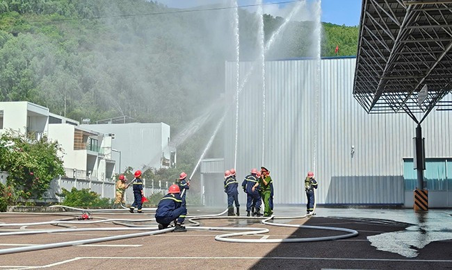 Diễn tập PCCC Quy Nhơn: MM Mega Market Nâng Cao An Toàn 1 Quang cảnh buổi diễn tập phòng cháy chữa cháy và cứu nạn tại MM Mega Market Quy Nhơn.