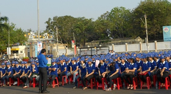 Trên 300 ĐVTN tham gia lễ ra quân.