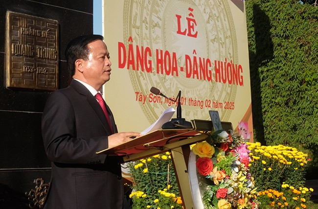 Thay mặt lãnh đạo tỉnh, Phó Chủ tịch Thường trực UBND tỉnh Nguyễn Tuấn Thanh ôn lại lịch sử hào hùng của Chiến thắng Ngọc Hồi - Đống Đa. Ảnh: NGỌC NHUẬN