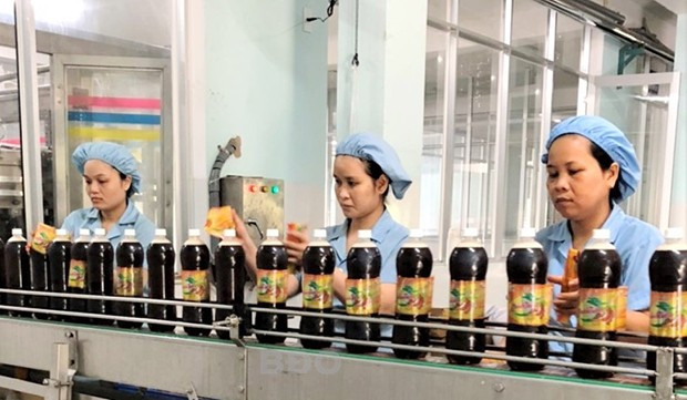 Sản phẩm của Công ty CP Nước khoáng Quy Nhơn được sản xuất trên dây chuyền hiện đại. Sản phẩm của Công ty CP Nước khoáng Quy Nhơn được sản xuất trên dây chuyền hiện đại.