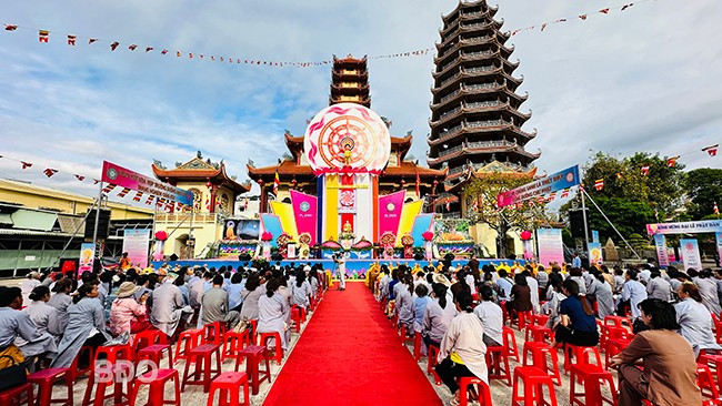 Quang cảnh Đại lễ Phật đản Phật lịch 2569. Ảnh: D.Đ